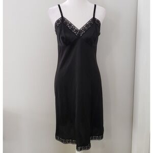 VTG Vanity Fair Womens Slip Dress SIZE‎ 34 Y2K Whimsigoth Romantic Event Lace